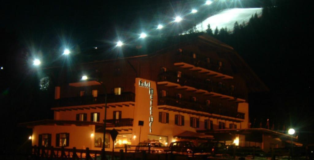 Park Hotel Mater Dei Pozza di Fassa Exterior photo